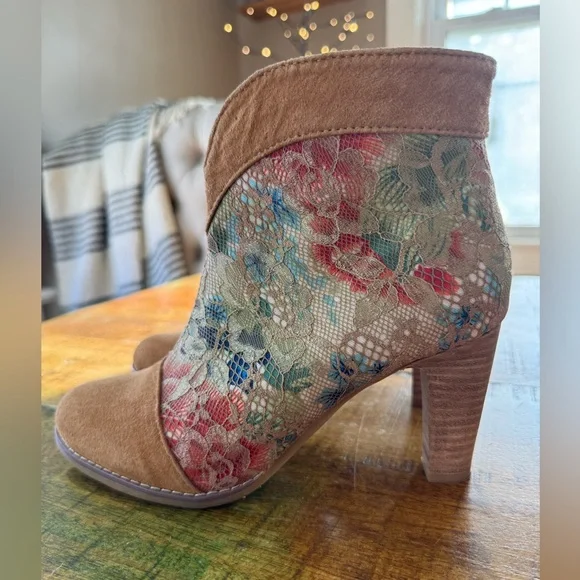 L’Artiste Spring Step Lace & Suede heeled Boots Size 36 US 6 side zip closure EC - Picture 4 of 9
